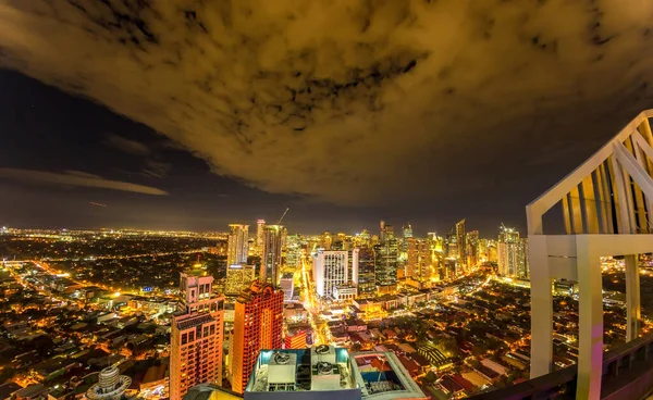 Skyline de Manila em luz crepúsculo — Fotografia de Stock