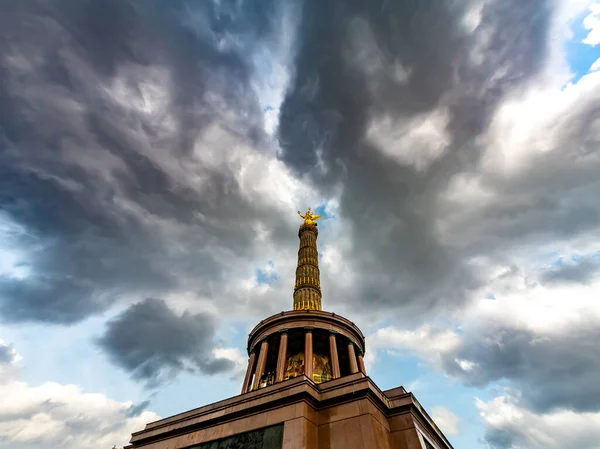 Vista sulla colonna della vittoria a Berlino in Germania — Foto Stock
