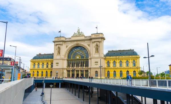 Вид на міжнародну залізничну станцію Келеті в Будапешті (Угорщина). — стокове фото
