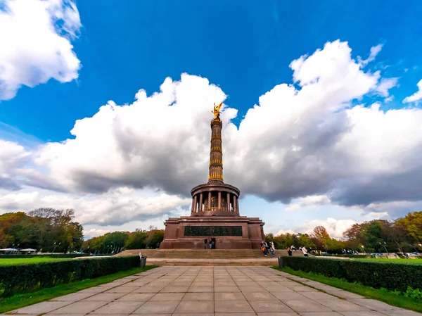 Vista sulla colonna della vittoria a Berlino in Germania — Foto Stock