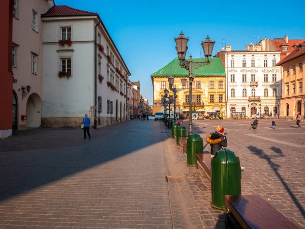 Escena callejera durante el invierno en Cracovia en Polonia —  Fotos de Stock