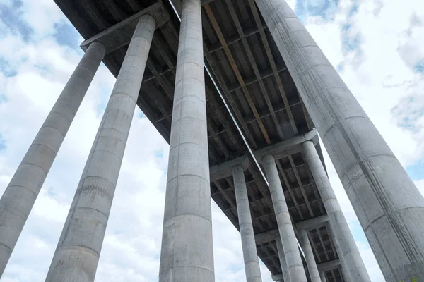 Struktura v dálniční most mola — Stock fotografie