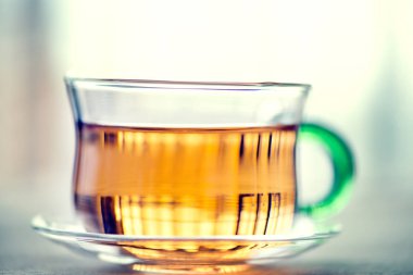 Balkonda Çin siyah çay