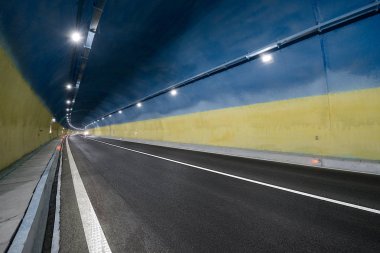 Tünel karayolu üzerinde