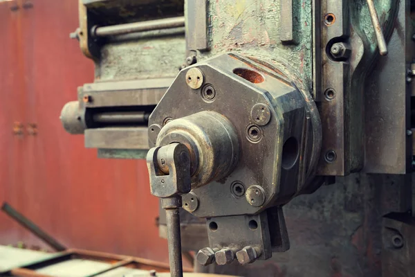 Machines dans les anciennes machines industrielles — Photo