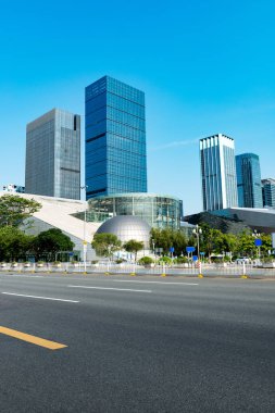 Yol ve kentsel arka plan