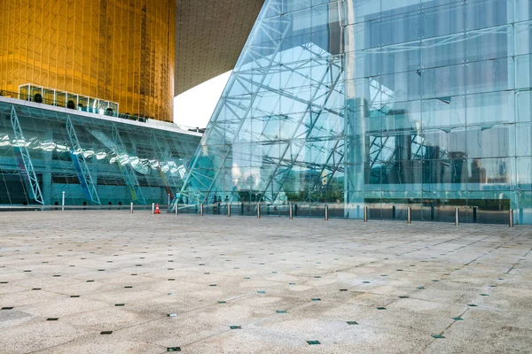 Piazza e città — Foto Stock