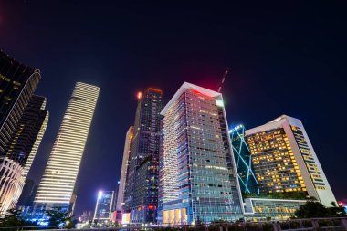 Gece şehir.