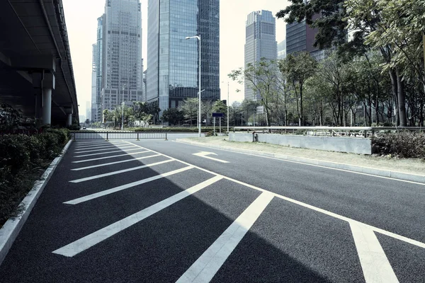 空のアスファルトの道路 — ストック写真