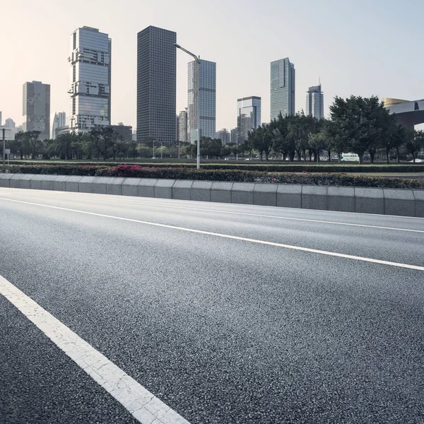 Leere Asphaltstraße — Stockfoto