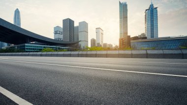 boş asfalt yol