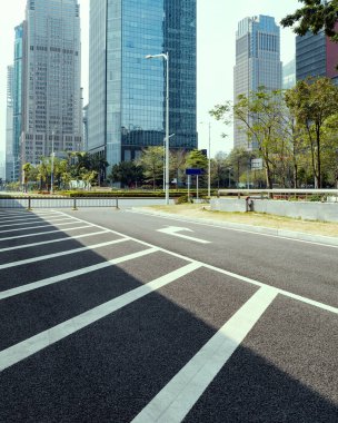 boş asfalt yol