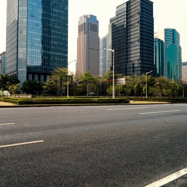 boş asfalt yol