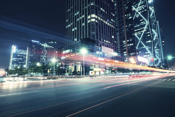 Traffic light at night — Stock Photo, Image