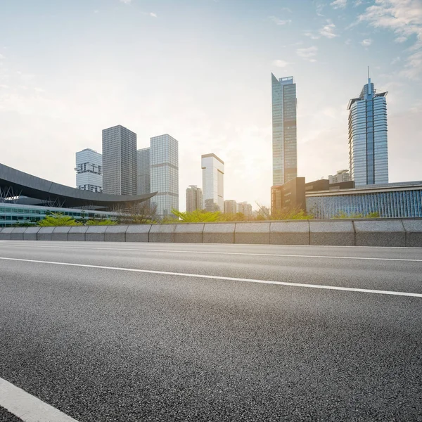 Leere Asphaltstraße — Stockfoto