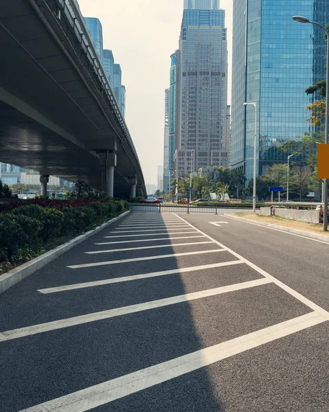 Empty asphalt road — Stock Photo, Image