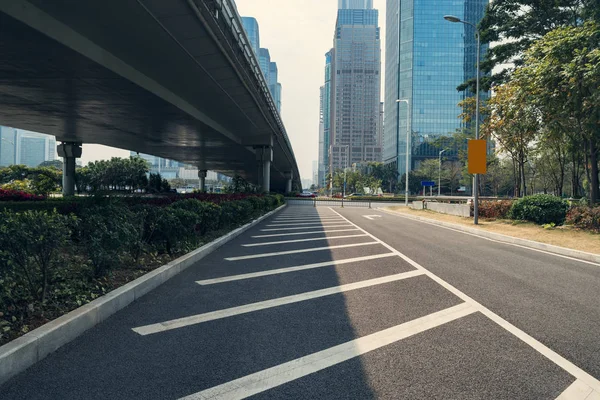 Empty asphalt road — Stock Photo, Image