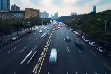 şehrin sokaklarında geceleri