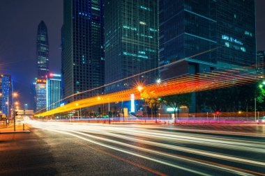 şehrin sokaklarında geceleri