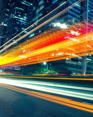 Gece trafik ışığı