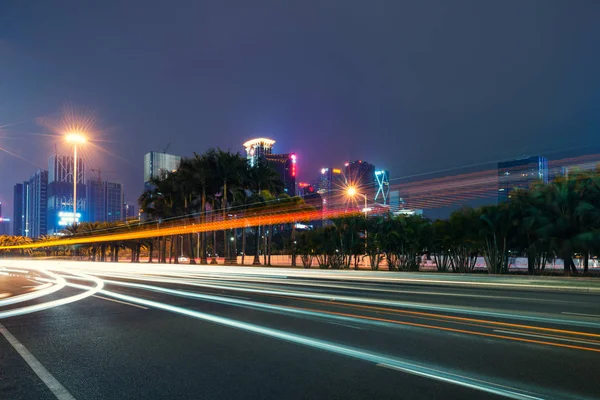 Stadtstraßen bei Nacht — Stockfoto