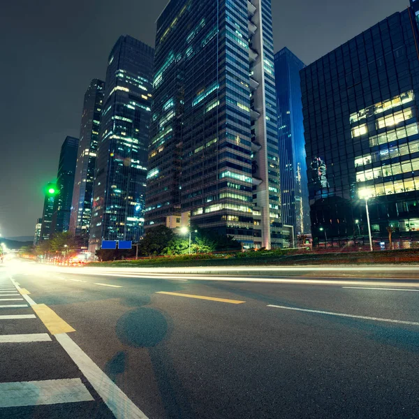 Trafikljus på natten — Stockfoto