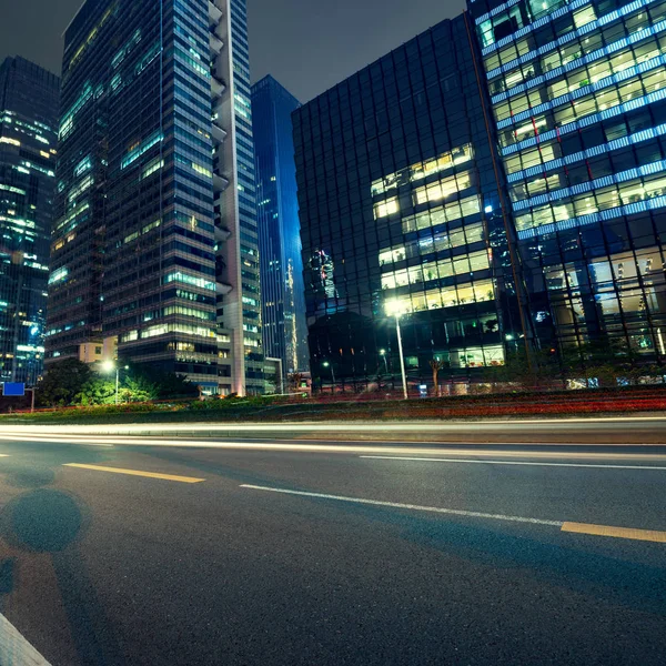 Verkeerslicht 's nachts — Stockfoto