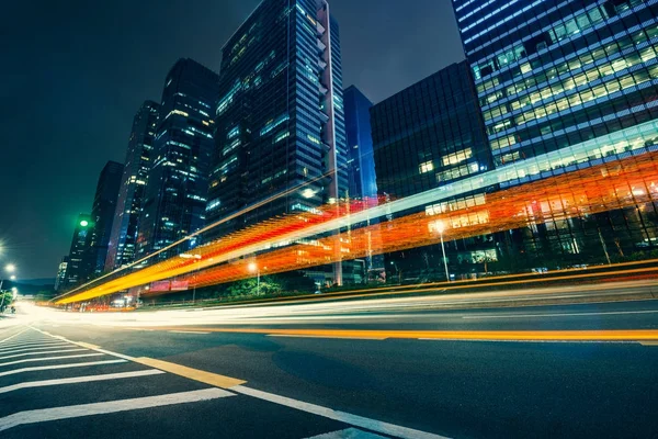 Verkeerslicht 's nachts — Stockfoto