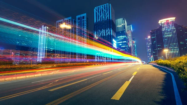 Traffic light at night — Stock Photo, Image