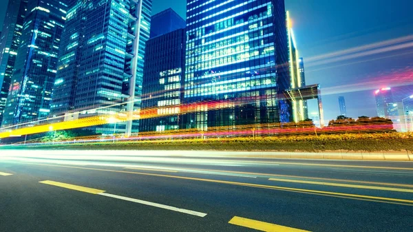 Verkeerslicht 's nachts — Stockfoto