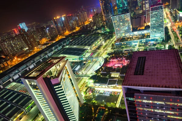 Paisaje urbano por la noche — Foto de Stock