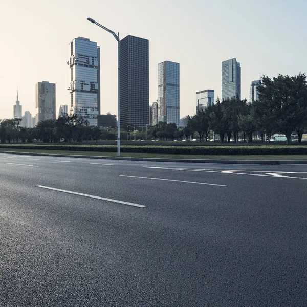 Asfalterad trottoar urban väg — Stockfoto