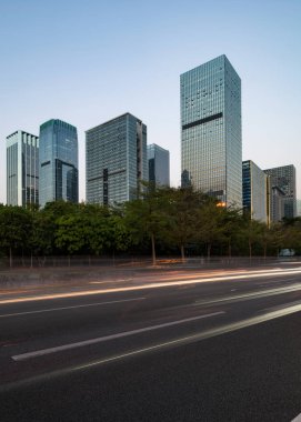 Geceleri kentsel yollar