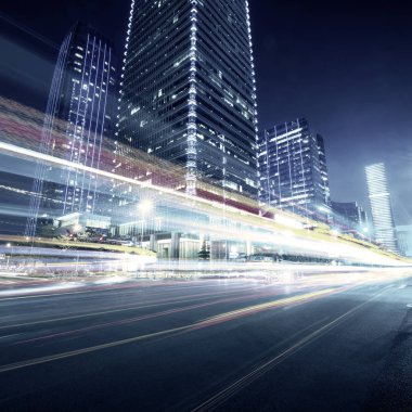 Geceleri kentsel trafik