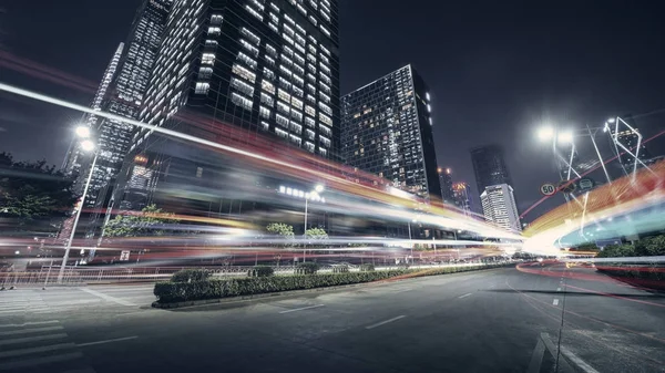 夜に都市交通 — ストック写真