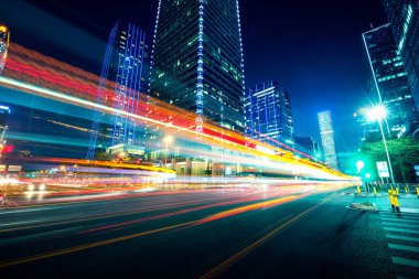 Geceleri kentsel trafik