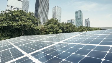 Güneş panelleri ve şehir