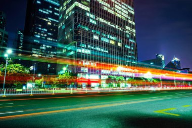 Geceleri kentsel trafik