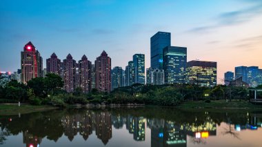 Geceleri kentsel trafik