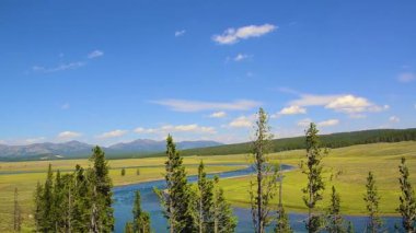 Hayden Vadisi ve Yellowstone Nehri