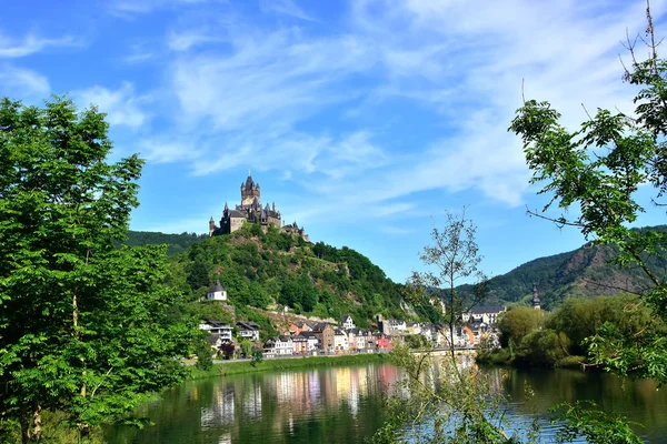 Burg Reichsburg und Mosel — Stockfoto