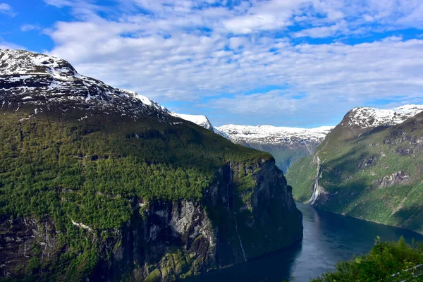 Fjordar Och Vattenfall Nära Geiranger Norge — Stockfoto