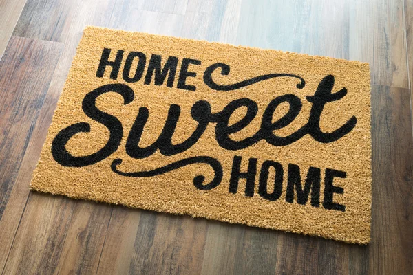 Home Sweet Home Welcome Mat On Floor — Stock Photo, Image