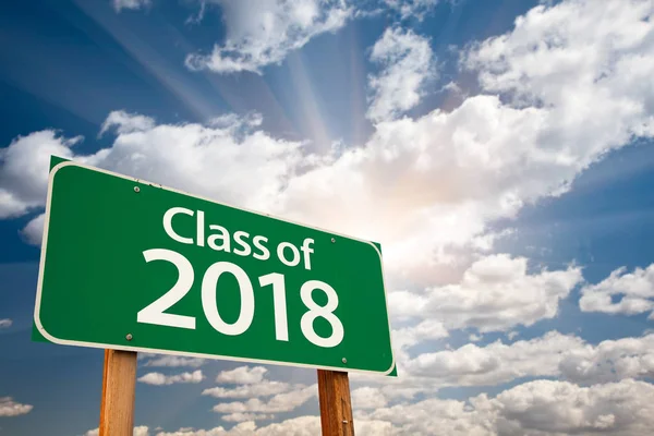 Class of 2018 Green Road Sign with Dramatic Clouds and Sky — Stock Photo, Image