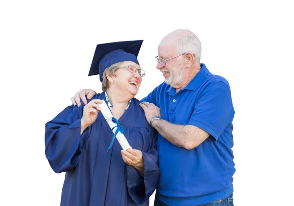 Mujer adulta mayor graduada en gorra y vestido siendo felicitada —  Fotos de Stock