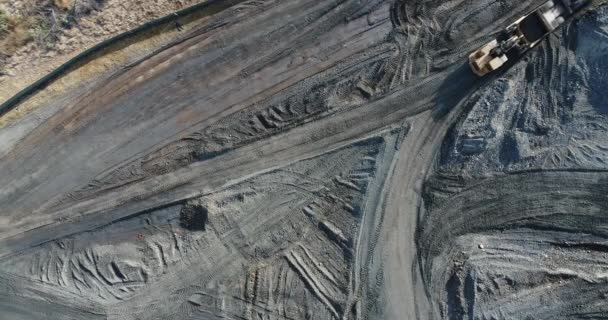 Aérien 4k ultra haute définition de tracteurs sur chantier de construction .