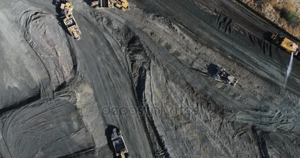 Aérien 4k ultra haute définition de tracteurs sur chantier de construction .