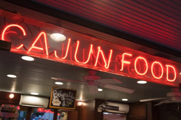 Cajun Food Neon Sign in Nueva Orleans, Louisiana Restaurant —  Fotos de Stock