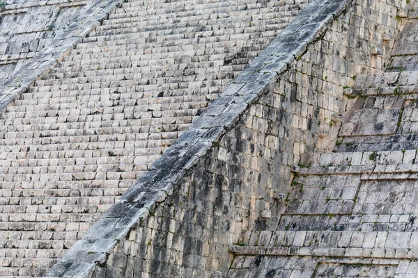 Riassunto delle tappe della Piramide Maya di El Castillo presso il sito archeologico di Chichen Itza, Messico — Foto Stock
