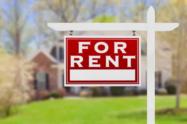 Left Facing For Rent Real Estate Sign In Front of House. — Stock Photo, Image